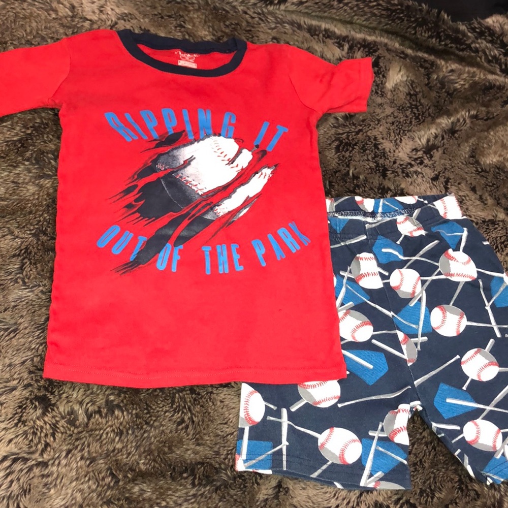Children’s place baseball short pajama set
